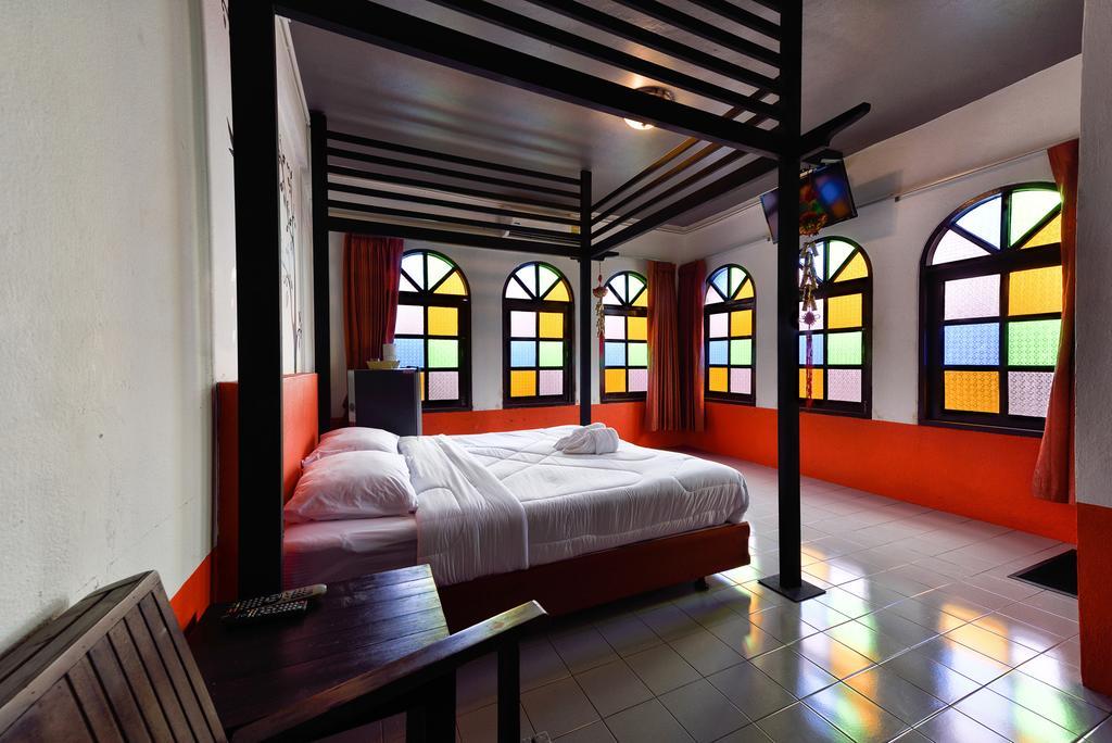 Cafe 66 Hostel Phuket Zewnętrze zdjęcie