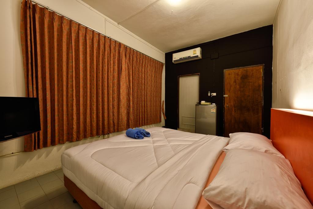 Cafe 66 Hostel Phuket Zewnętrze zdjęcie