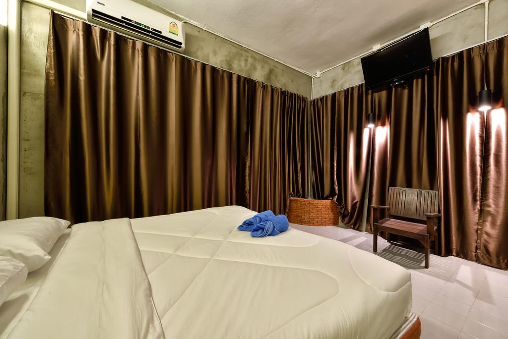 Cafe 66 Hostel Phuket Zewnętrze zdjęcie